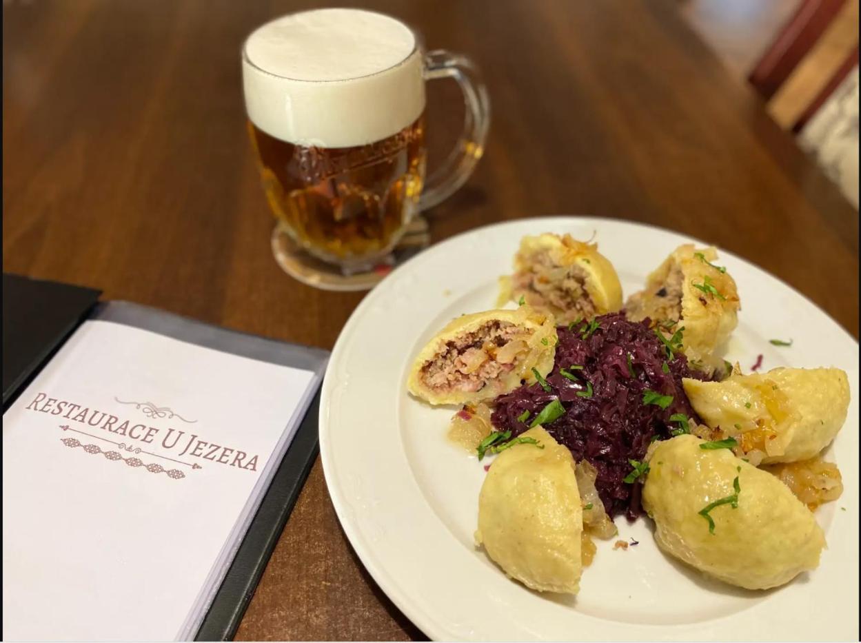 Hotel U Jezera Velky Osek Екстер'єр фото