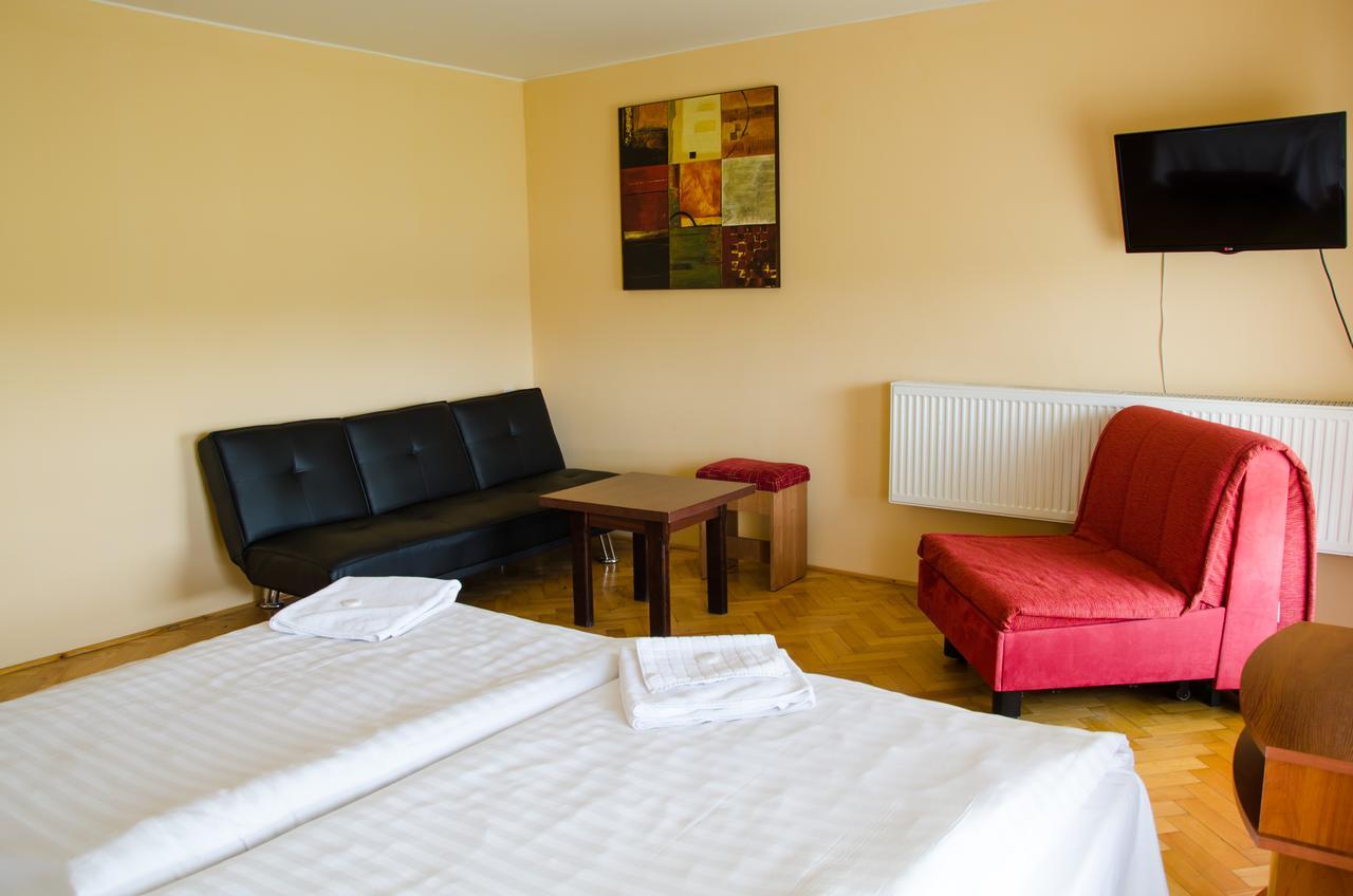 Hotel U Jezera Velky Osek Екстер'єр фото