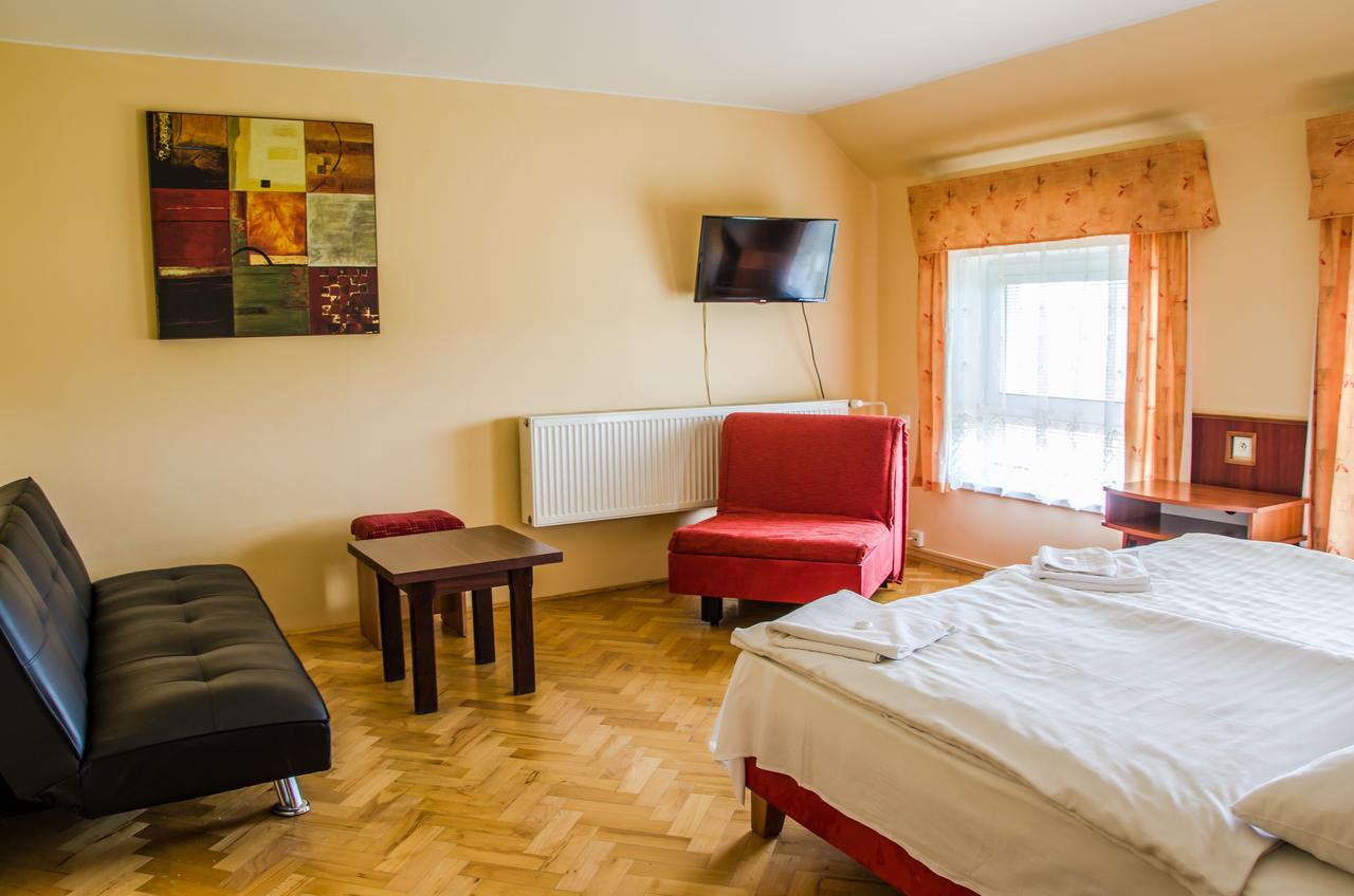 Hotel U Jezera Velky Osek Екстер'єр фото